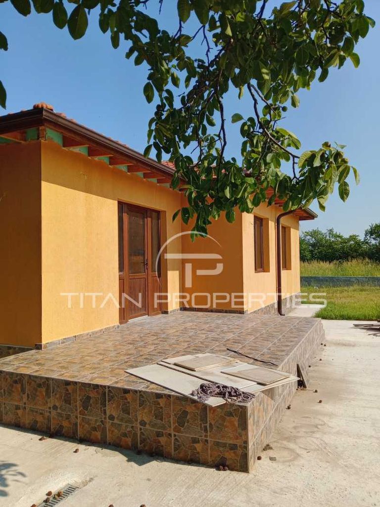 Продава се Къща в с. Избеглии, Област Пловдив - 126 кв.м за 1032 €/кв.м - Снимка #2