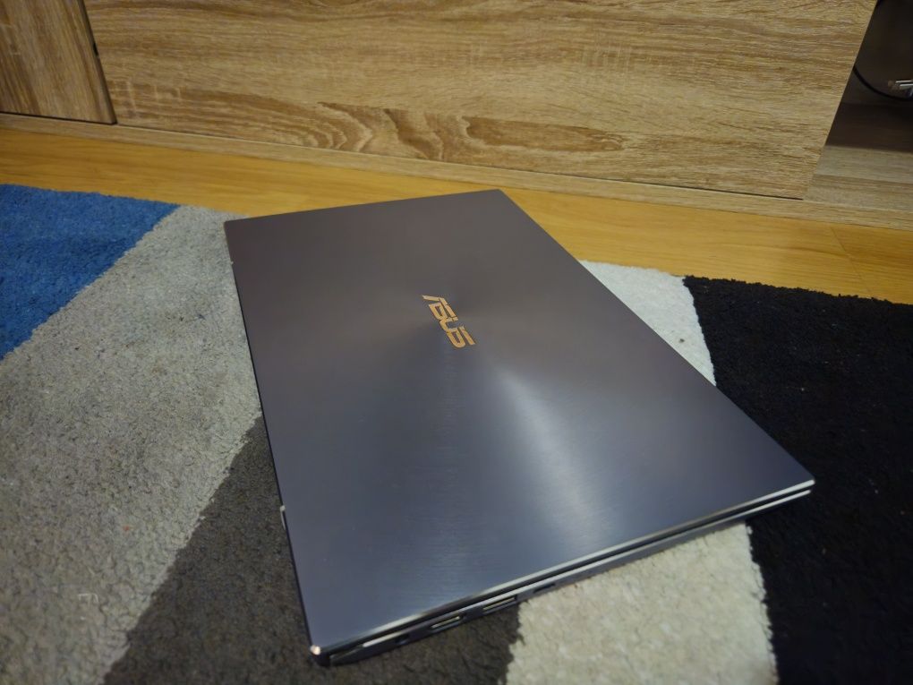 Laptop ultraportabil ASUS ZenBook 14 UM431DA