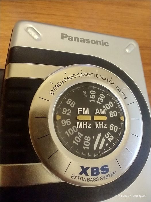 Музикален касетен плеър (уокмен) с вградено AM/FM радио