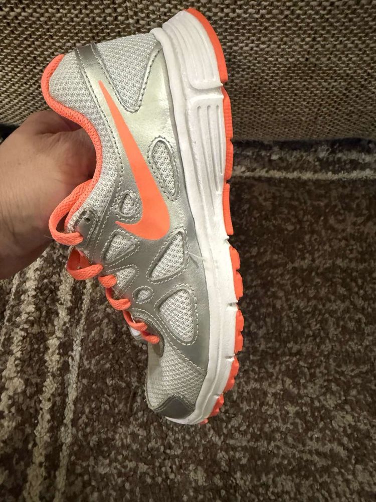 Детскк маратонки за момиче -Nike -35,5номер
