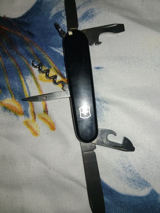 Victorinox firmasining original ko‘p funksiyali pichog‘i sotiladi!