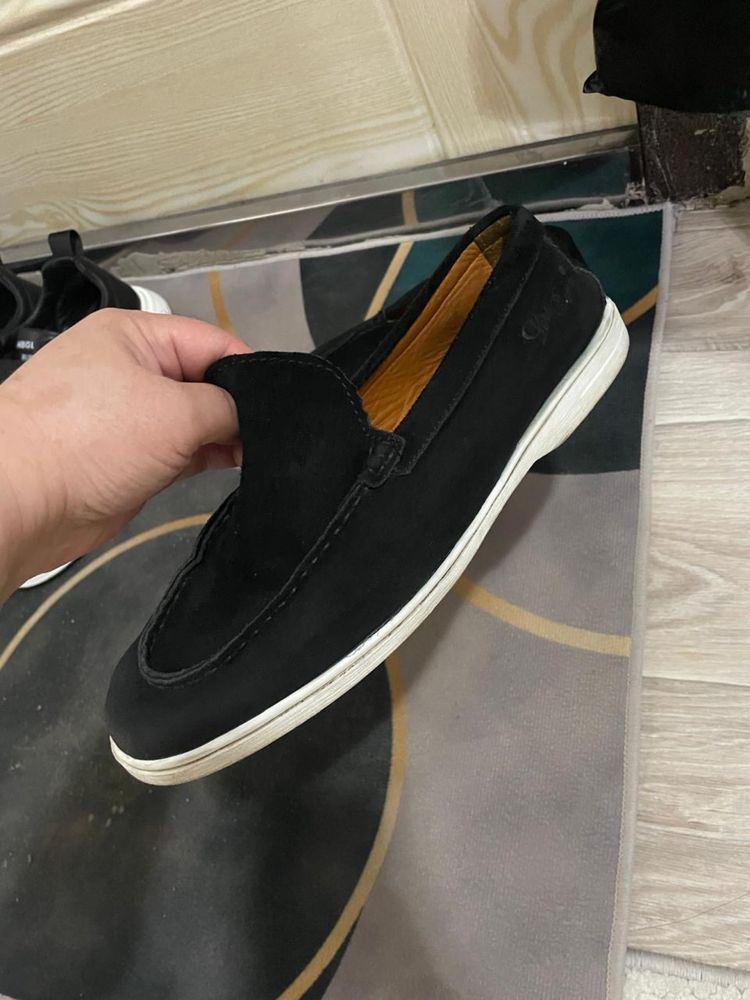 Таза көп киілмеген аяк киім 42р-4000т