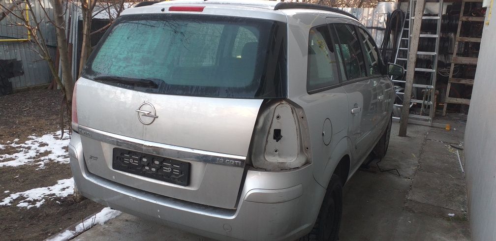 Ușă dreapta față opel zafira b  2008 cod culoare z157