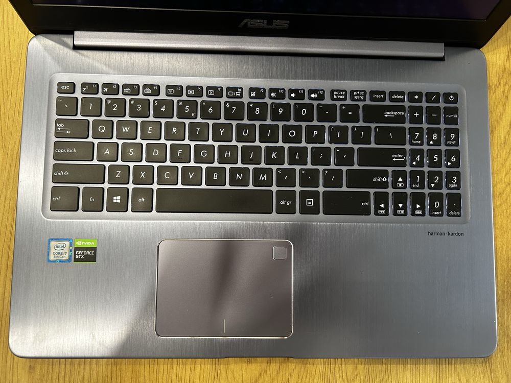 Asus vivabook intel i7 8th gen/ Geforce