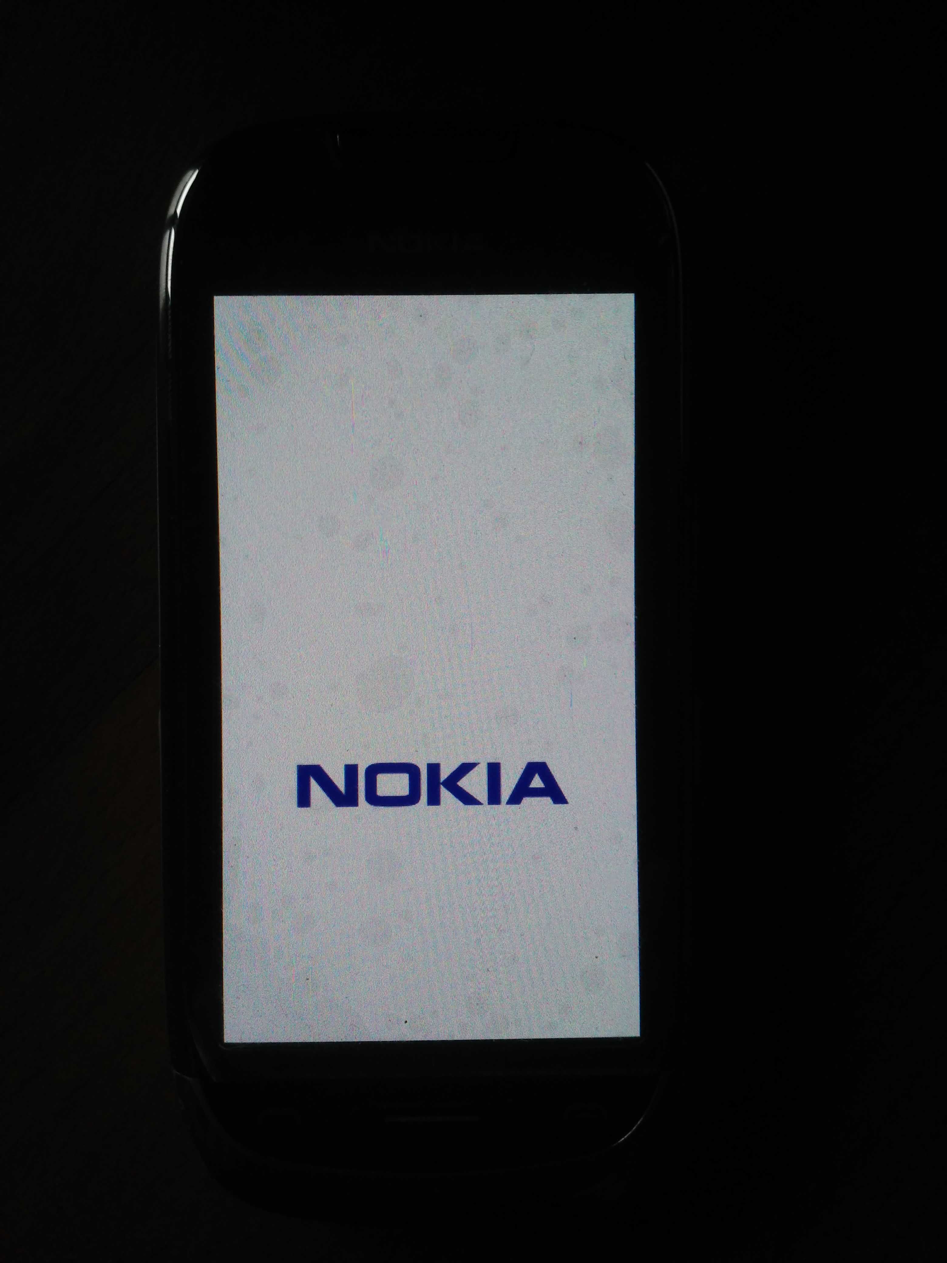 Nokia C7  смартфон