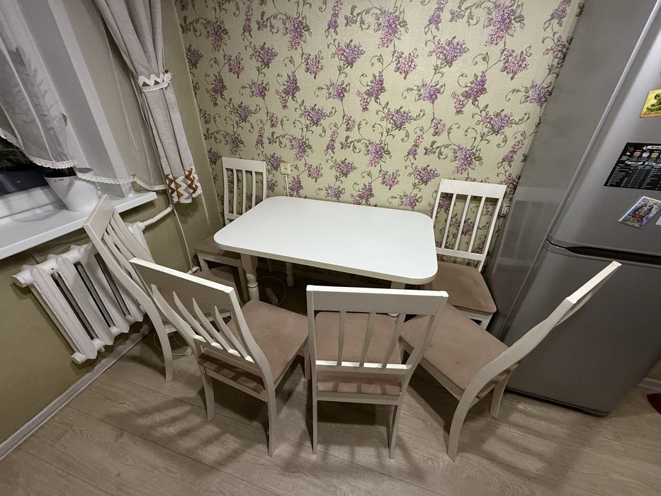 Продам стол и 6 стульев