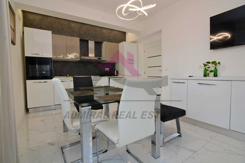 Дава се под наем Четиристаен апартамент в Варна, Център - 100 кв.м за 900 € - Снимка #1