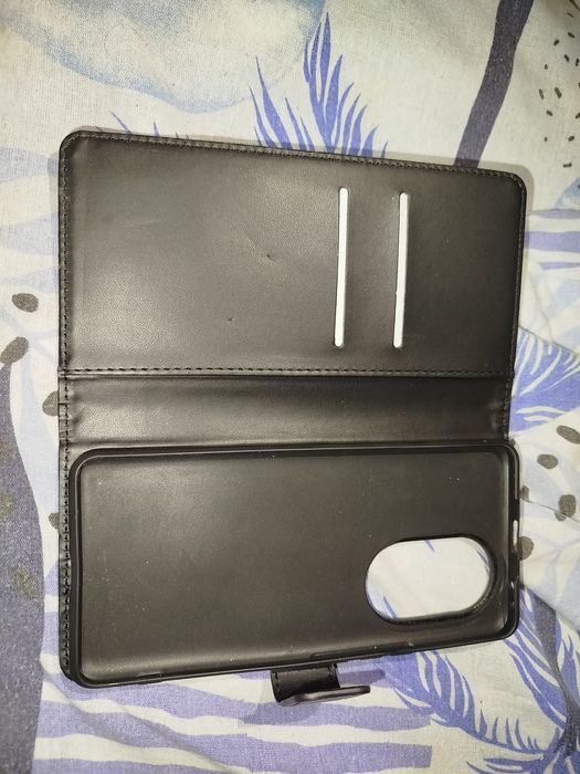 Vând husa flip cover pentru honor și pe iphone