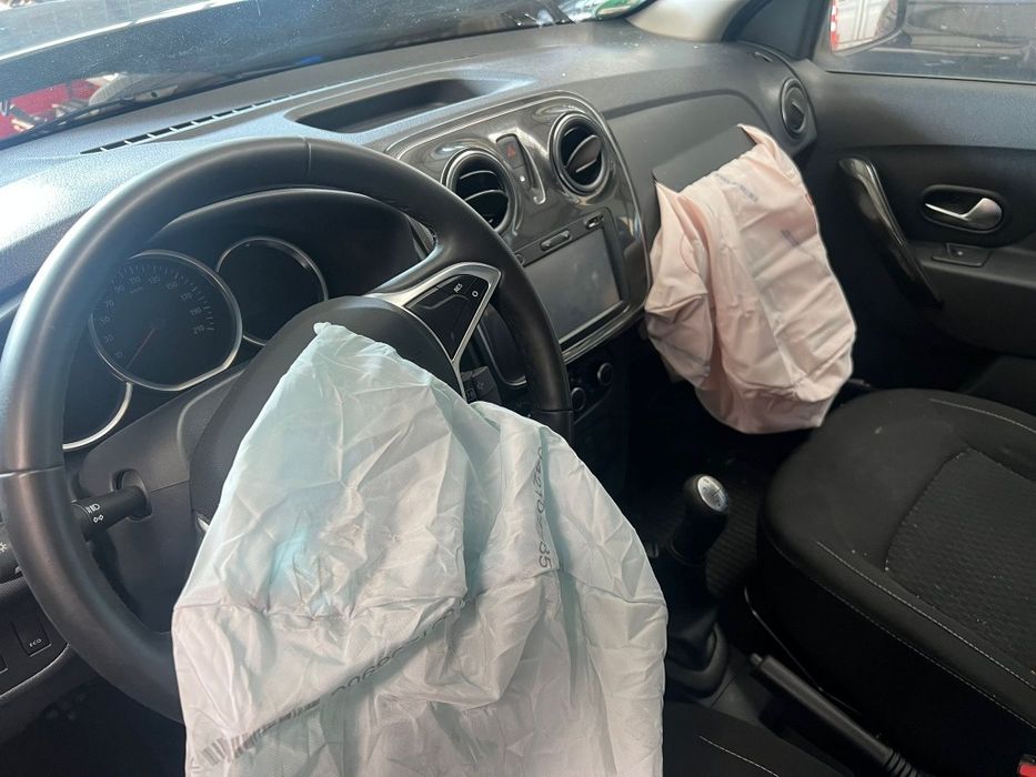 Дачия Сандеро 0.9турбо 2019г фейс,нави на части 48000кн