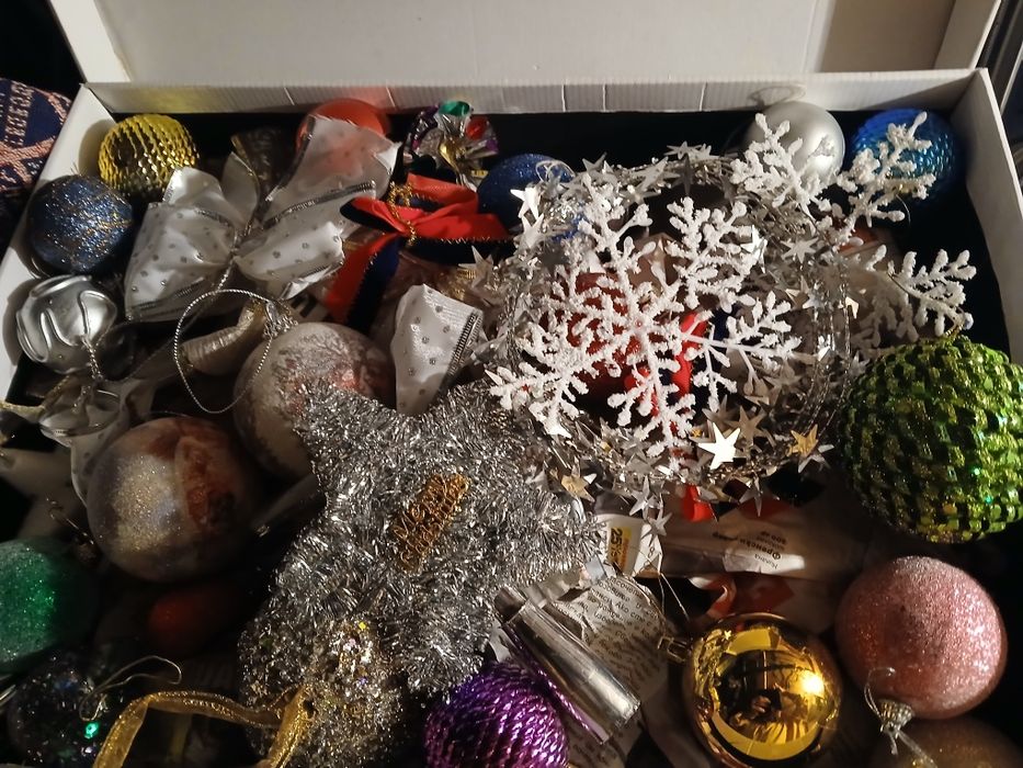 Луксозни,украшения топки ,от най скъпи и красиви над 80 броя супер нов