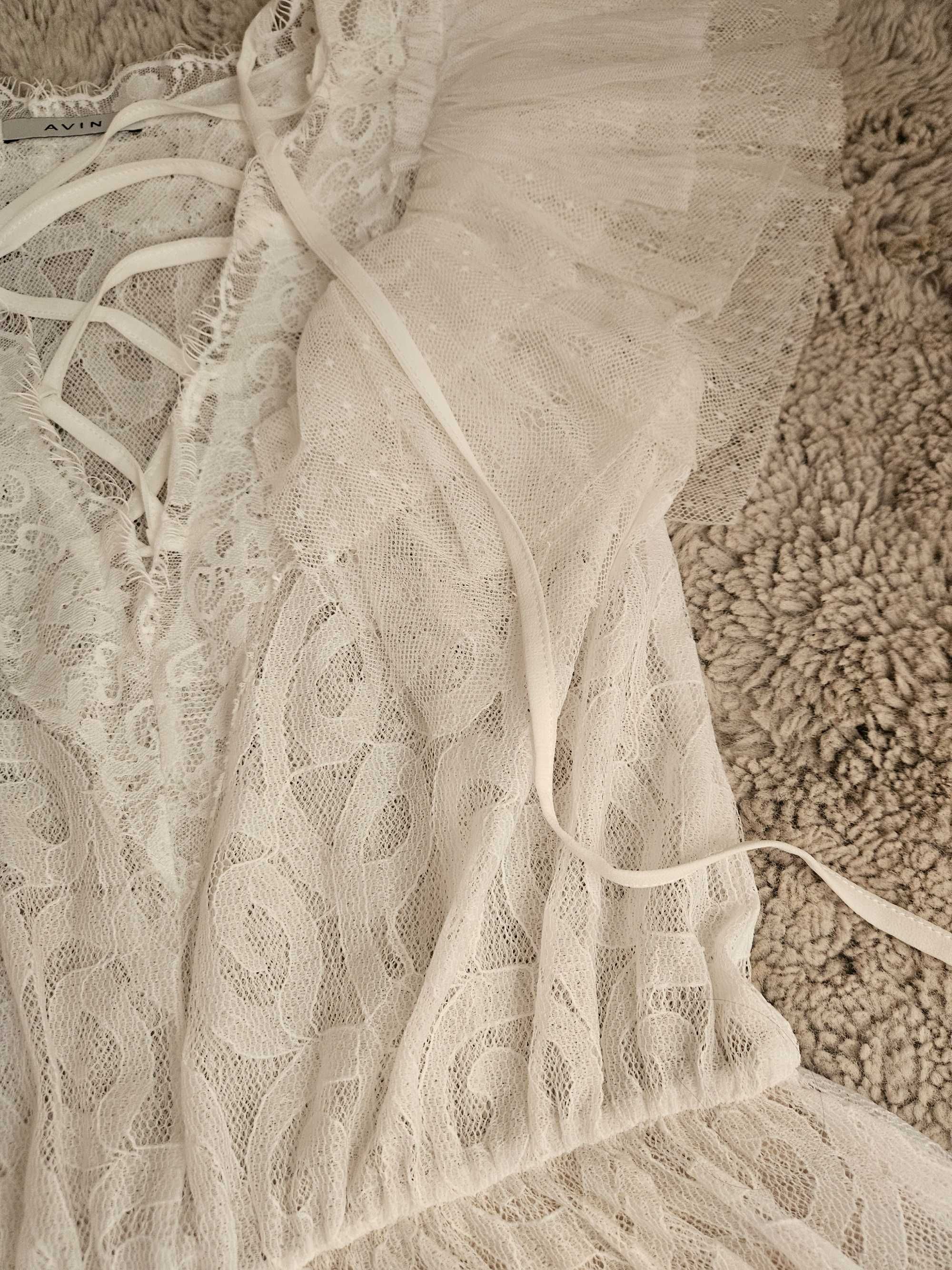 Avin рокля и колан Je suis le art white
