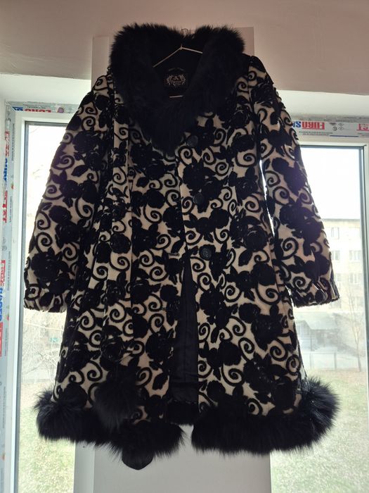 польто зимнее (размер s) на высоких