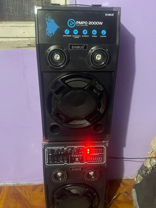 Vând sau schimb boxe Samus