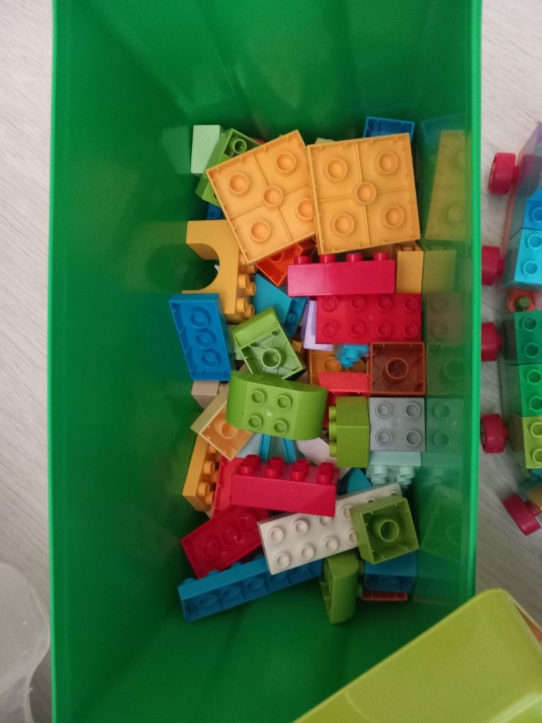 LEGO DUPLO - Cutie in forma de caramida 85 piese