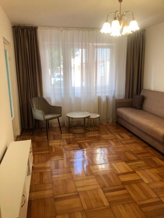 Închiriez apartament 3 camere