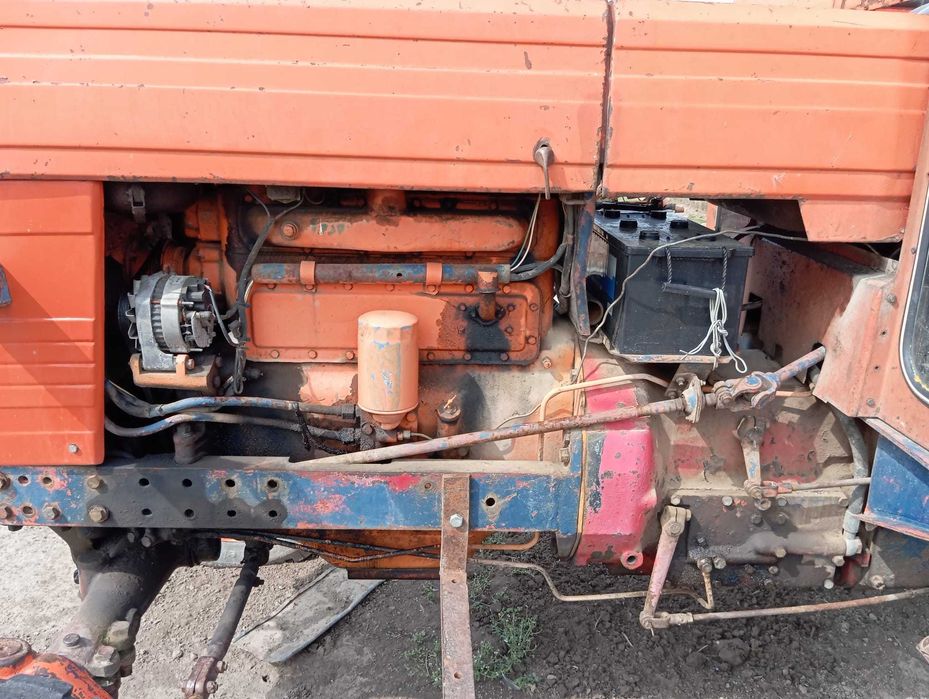 Vând tractor U650