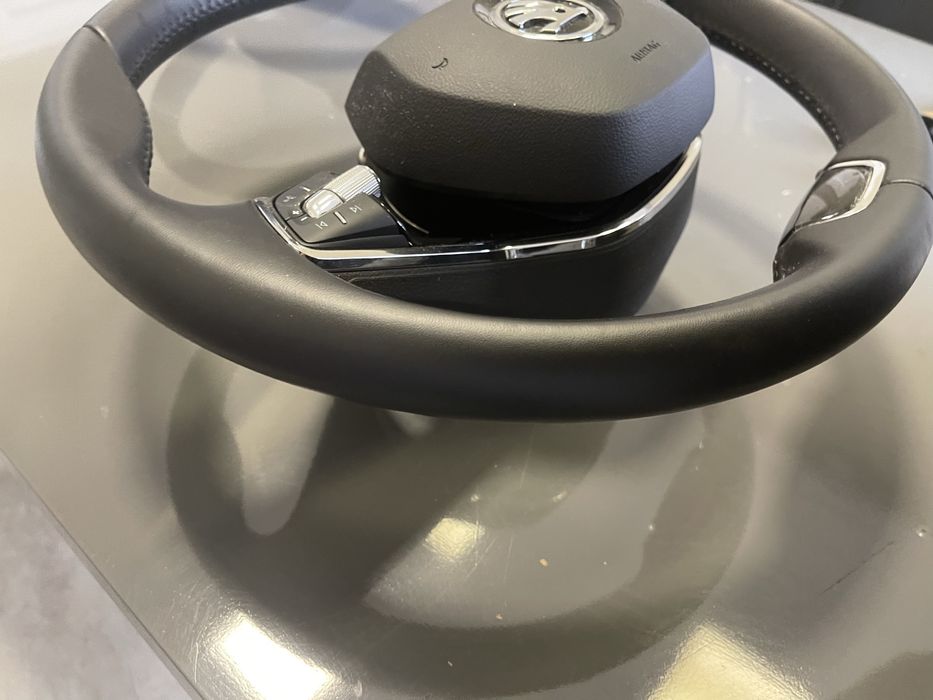 Продавам волан с airbag за Škoda