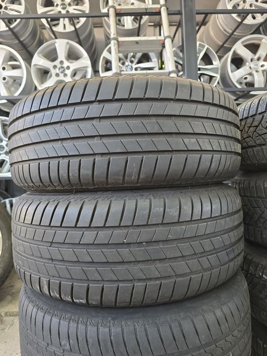2 Броя 215/55/16 Bridgestone 7,2mm 23dot