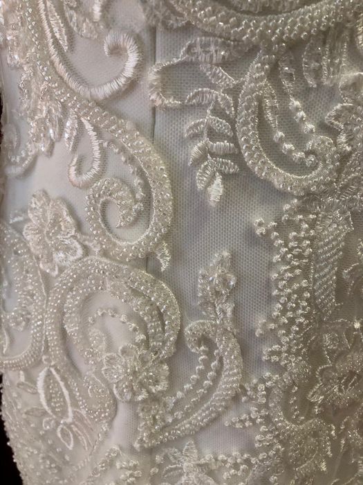 Vând urgent rochie NOUĂ de mireasa!