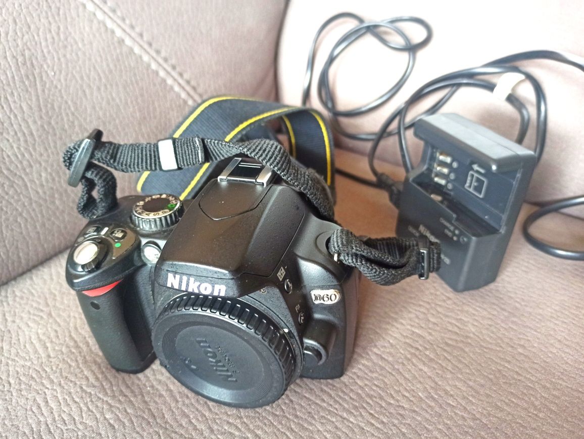 Nikon D60/body/DSLR