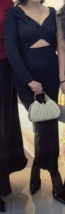 Стильное чёрное платье,надето всего 2 раза