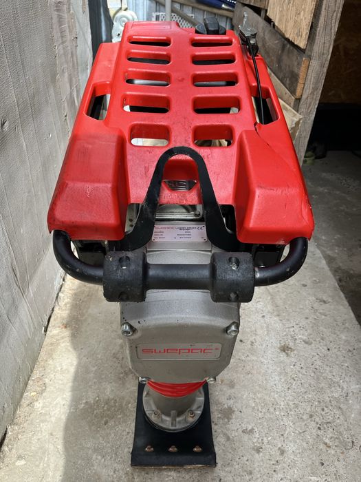 Swepac T58 motor Honda GXR120 mai compactor ca nou nu wacker neuson