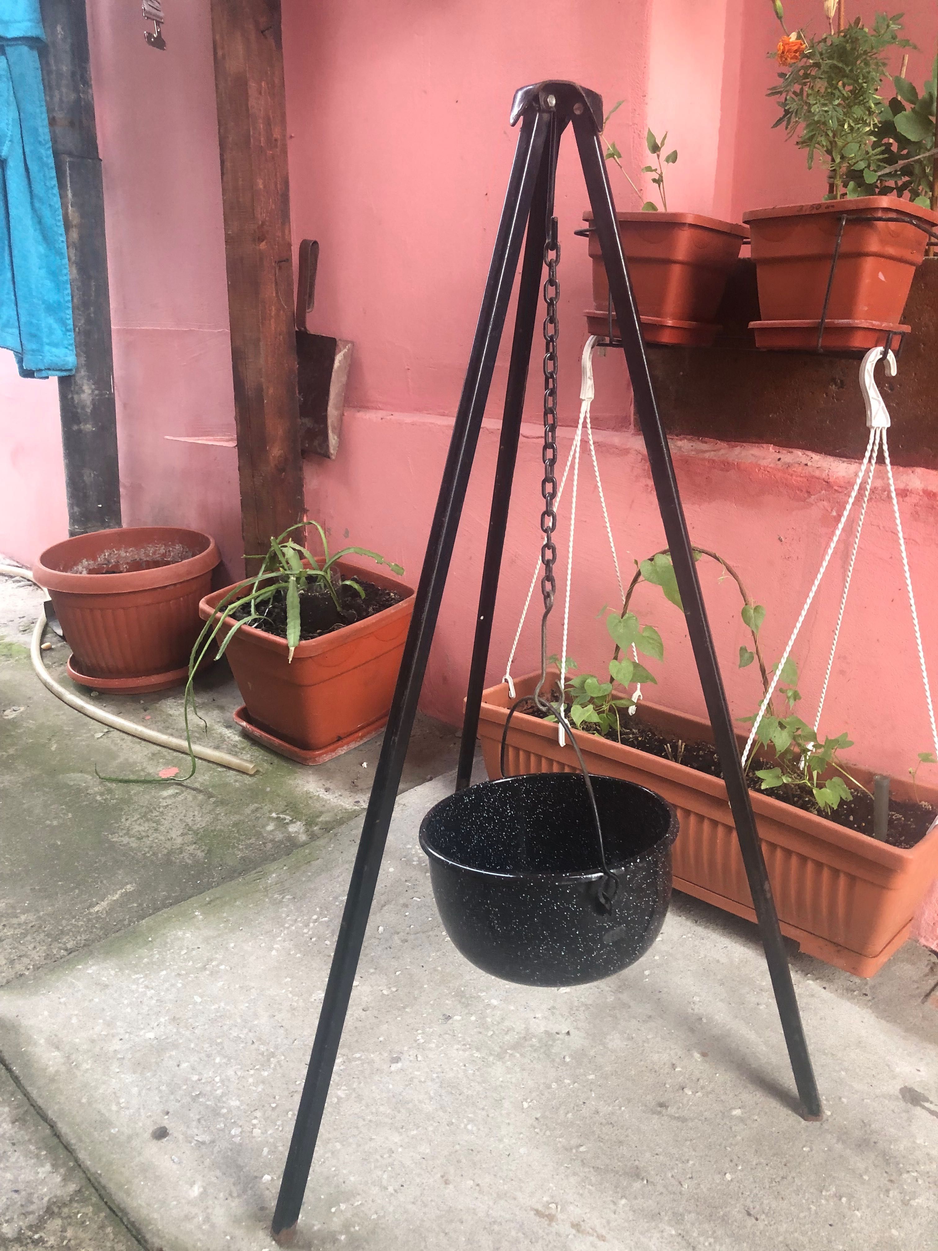 Trepied  90 cm cu ceaun emailat 3 l