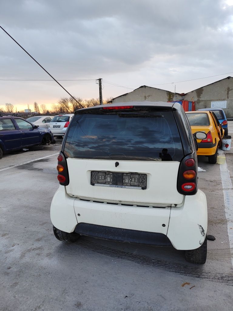 Dezmembrez Smart Fourtwo