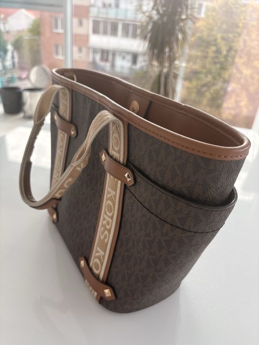 Vând poșetă originală Michael Kors