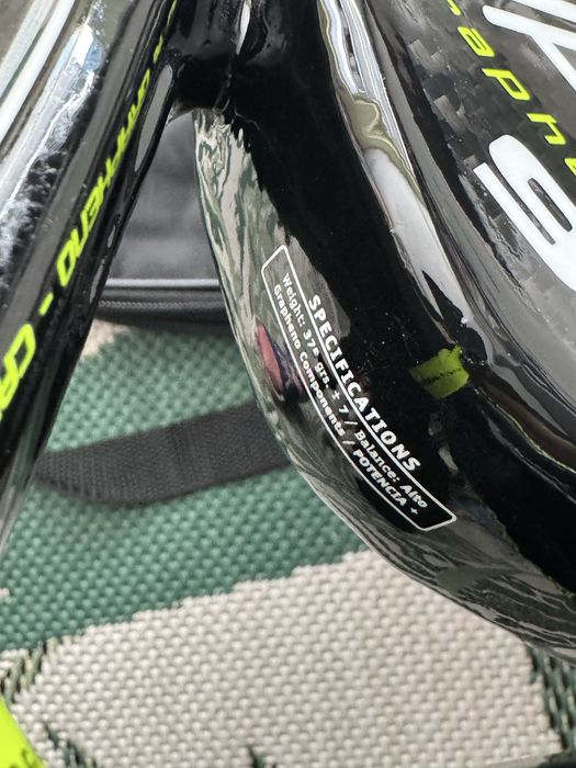 Падел ракета с подарък 3бр.бели топки