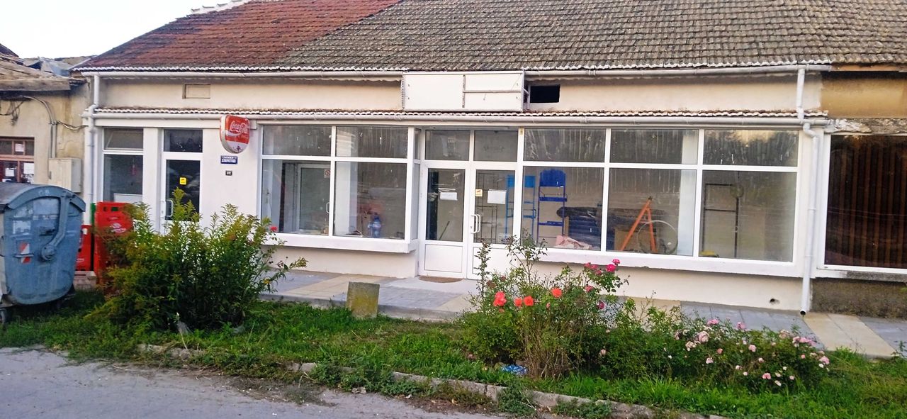 Дава се под наем Магазин в с. Кардам, Област Добрич - 200 кв.м за 6295.95 € - Снимка #4