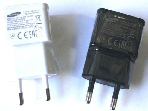 Зарядно 220V / 2.1A за таблет и за телефон 2 -USB изхода 000028 черно