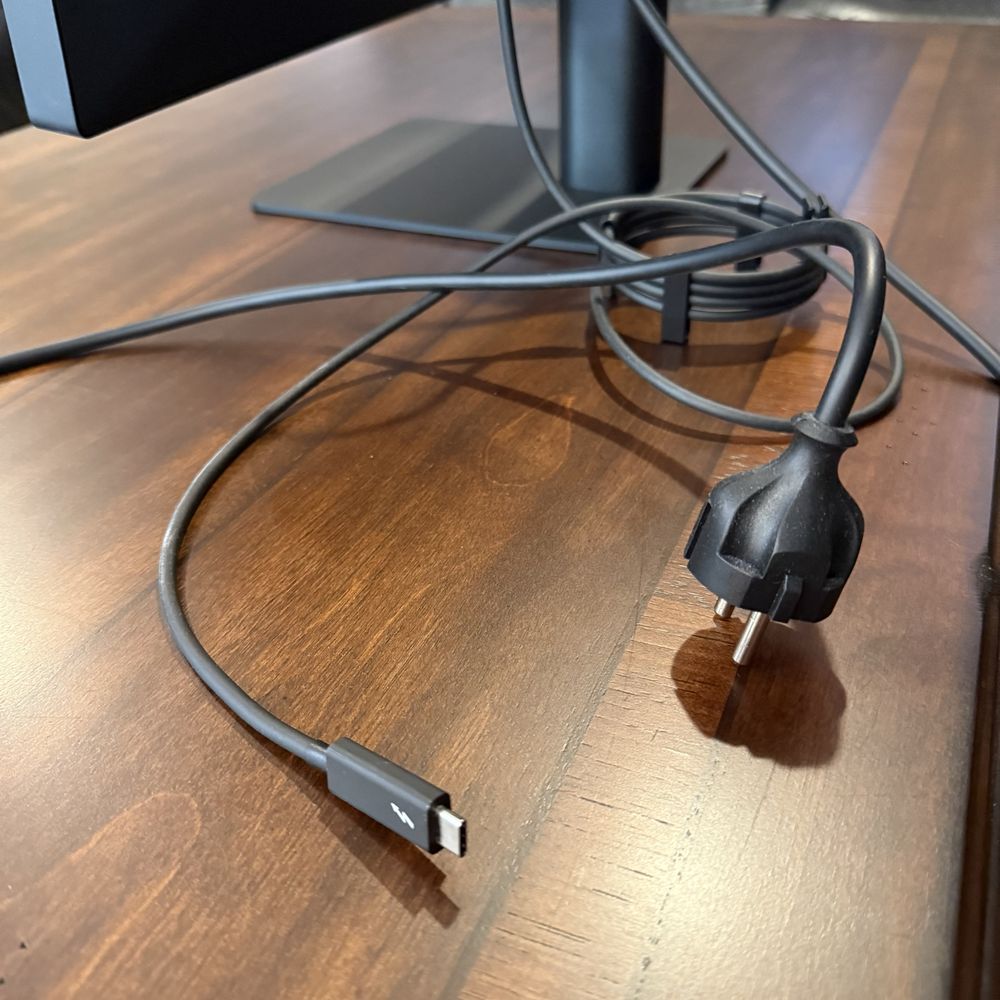 Monitor 4K LG UltraFine Display 24" Thunderbolt 3