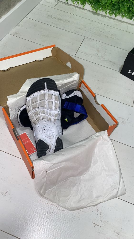 Nike canyon сандали