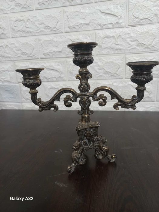 Продавам декоративни статуи, вази и фигури – без забележки