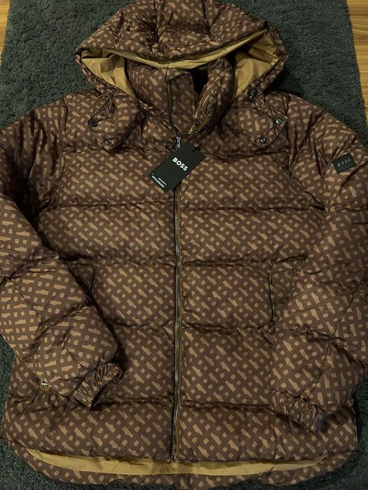 Geaca Boss noua cu eticheta, XL