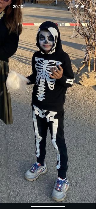 Костюм скелета на Хэллоуин  H&M 6-8 лет