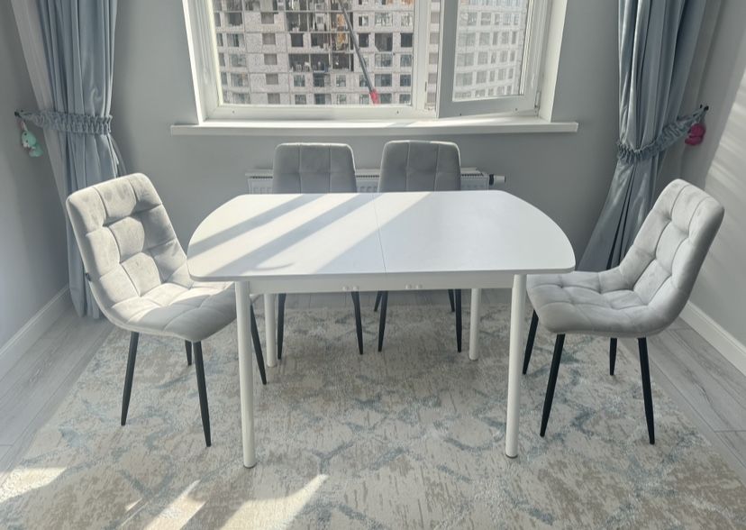 Продам стол и стулья