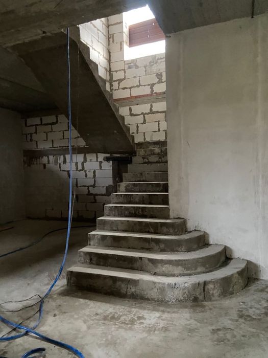 Металлические и бетонные каркасы, навесы под заказ