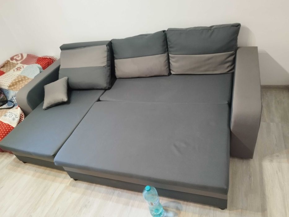 Vand canapea in forma de L