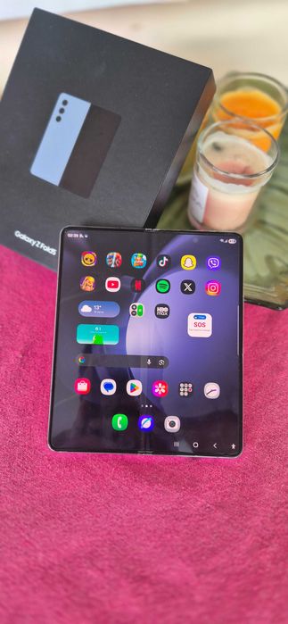 Samsung ZFold 5 256GB с оригинален калъф на Samsung подарък,в гаранция