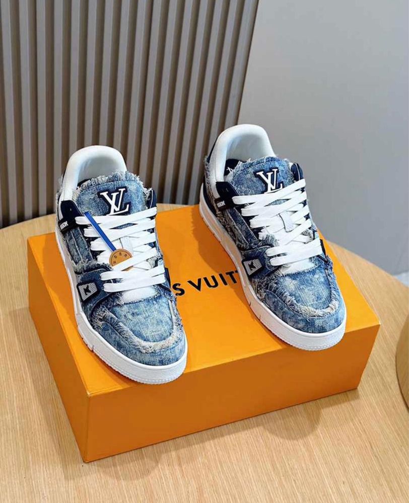Adidasi Louis Vuitton luxury