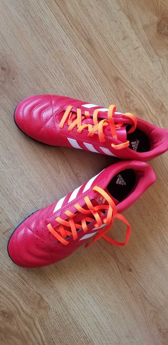 Футболни обувки Adidas (бутонки), номер 38