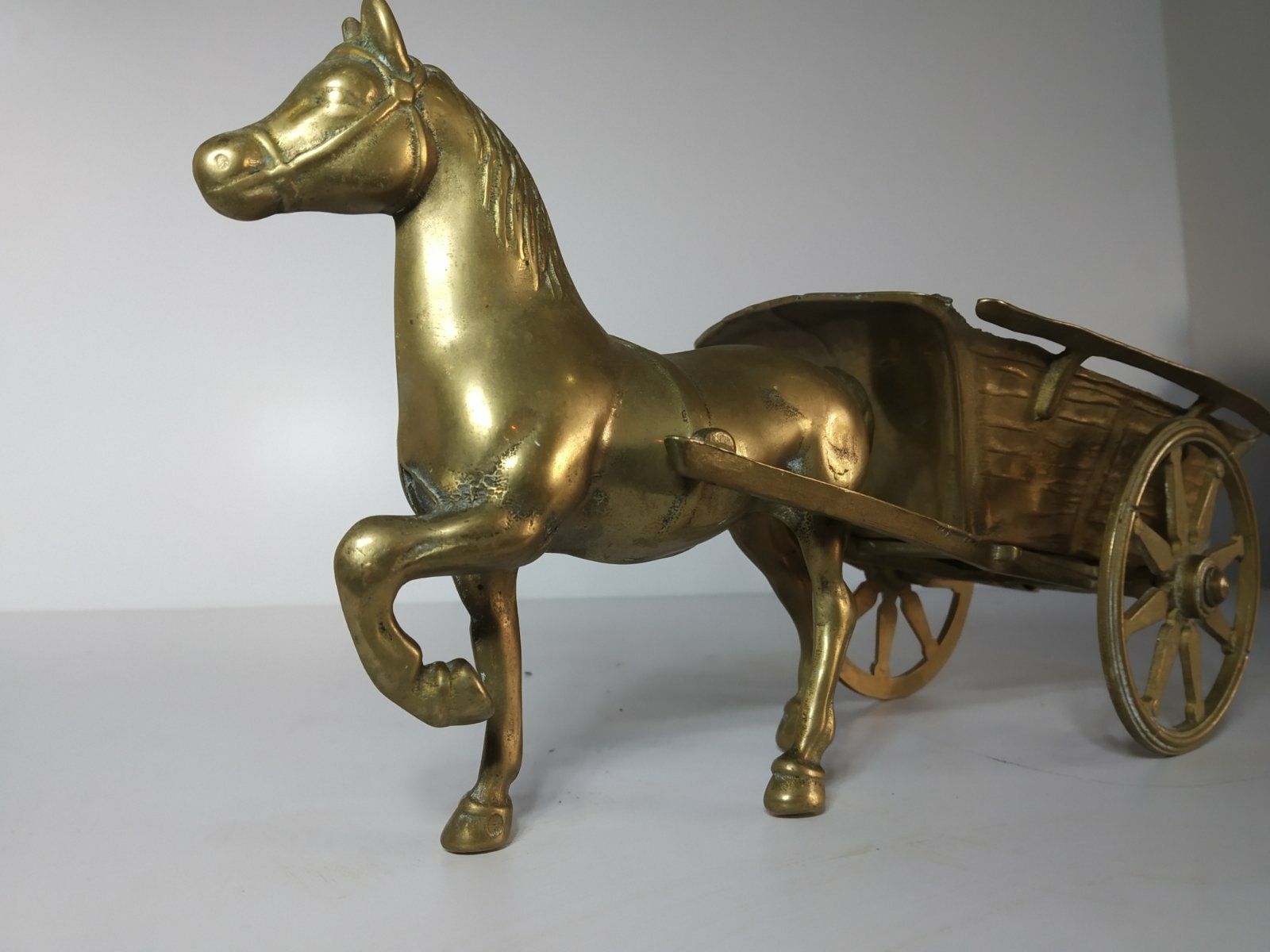 Бронзова колесница (карета,файтон) с бронзов кон