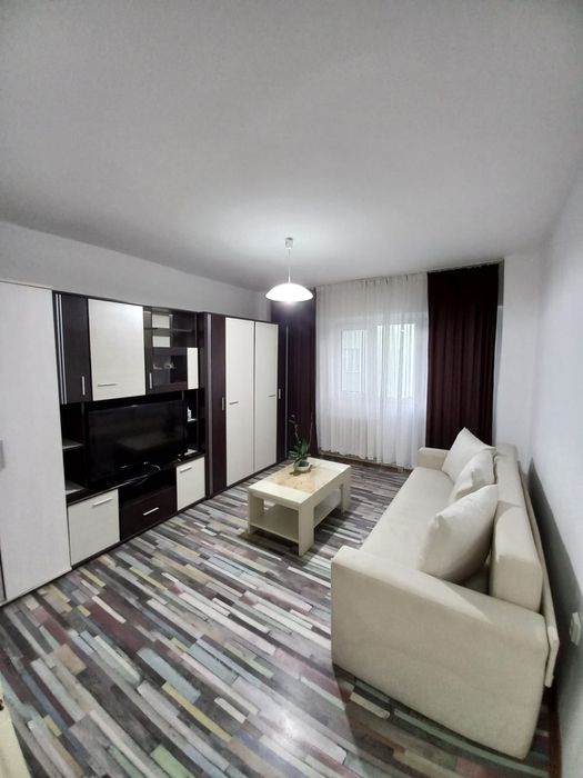 Închiriez garsonieră et 3 complet mobilată zona Sens vechii