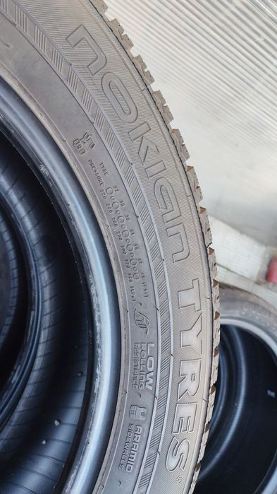 235 55 18 4buc iarnă noi Nokian,WR Suv4,2021