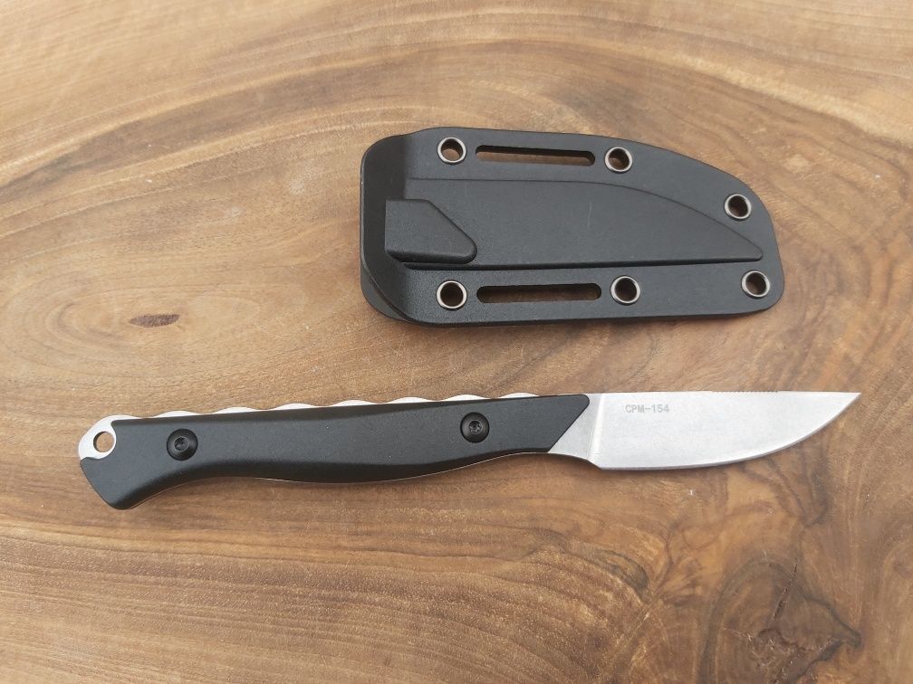 Компактен ловен нож Benchmade Flyway с кания ,2 цвята