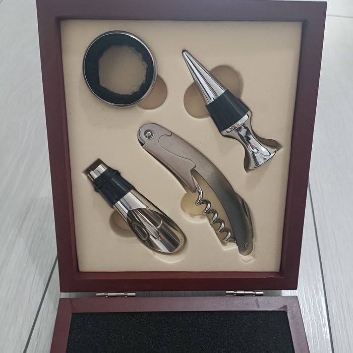 Set accesorii pt vin, Deluxe, Nobila Casa