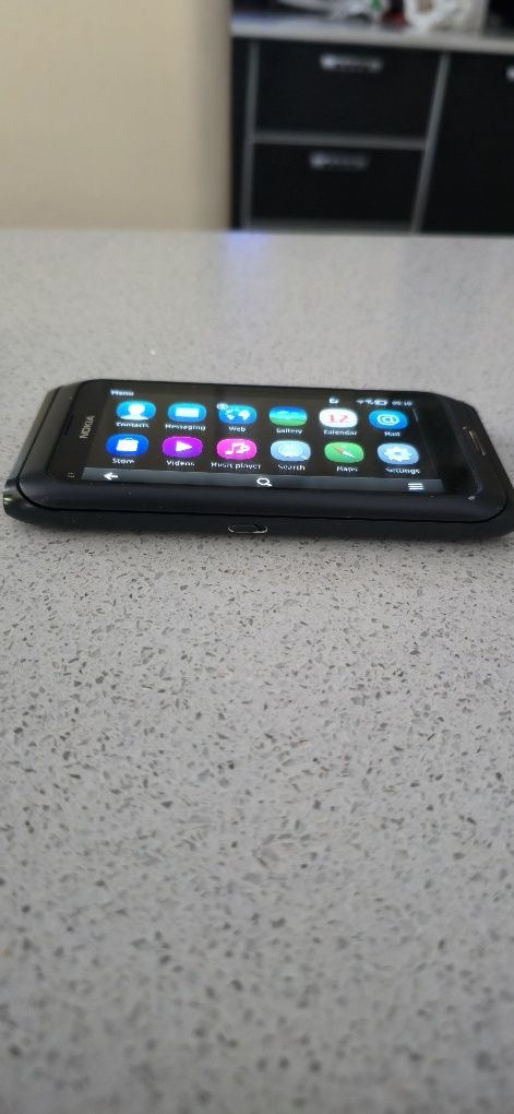 Telefon Nokia e7