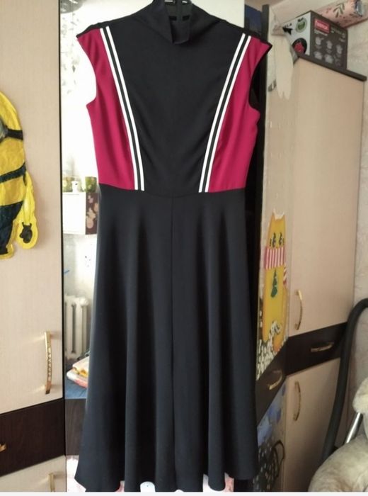 Продам платья 42-44